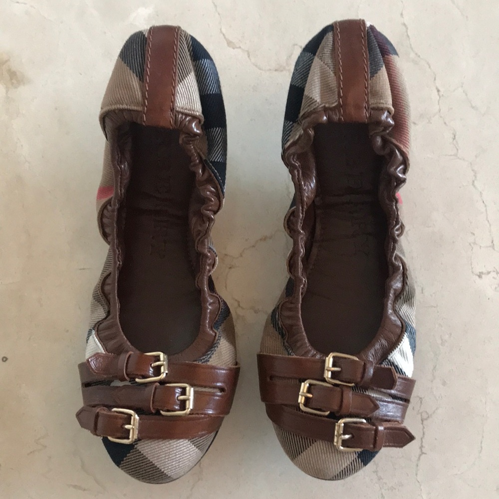 Burberry Checkered Flats with Brown Accents